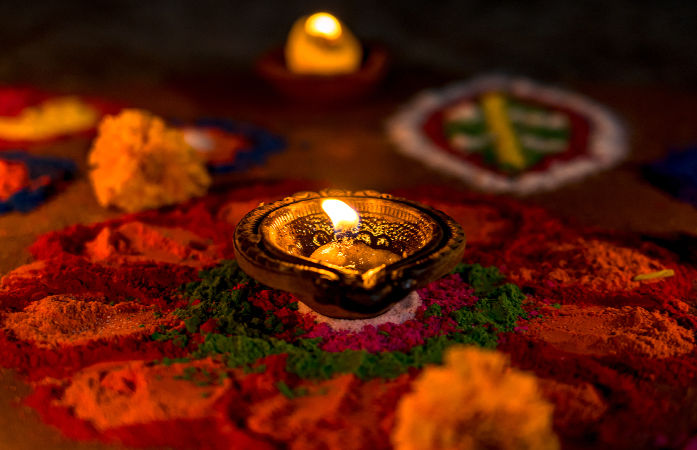 ધનતેરસે કઈ વસ્તુ ખરીદવી અતિશુભ? દિવાળી પર રંગોળીનું શું છે મહત્ત્વ? જાણો 4 સવાલોના જવાબ