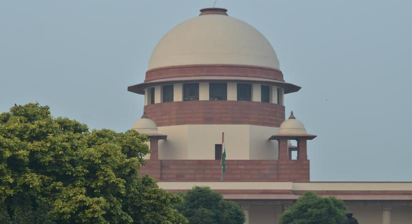 Wife entitled to enjoy same amenities as in matrimonial period during pendency of divorce petition: SC