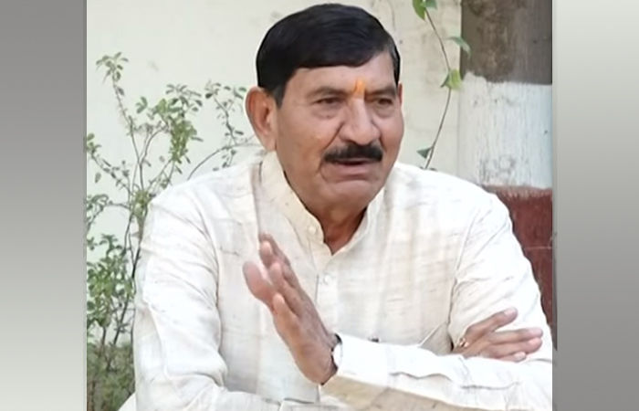 BJP’s Mohan Kundaria holds press conference, compares LS candidature with ‘toy’