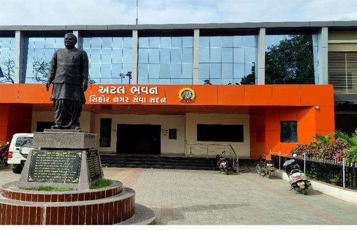 સિહોરના વિકાસ માટે દર વર્ષે કરોડોની ગ્રાન્ટ આવે છે પણ વિકાસના નામે મીંડુ