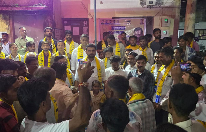 ગુજરાતમાં રાજકીય ગરમાવો: 500થી વધુ લોકો આપમાં જોડાયા, ભાજપ-કોંગ્રેસને ફટકો