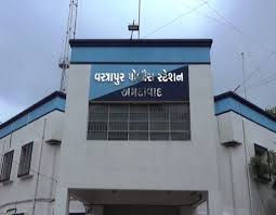દારૂના નશામાં ધૂત યુવતી કાર અન્ય કાર સાથે અથડાવી અકસ્માત કર્યો