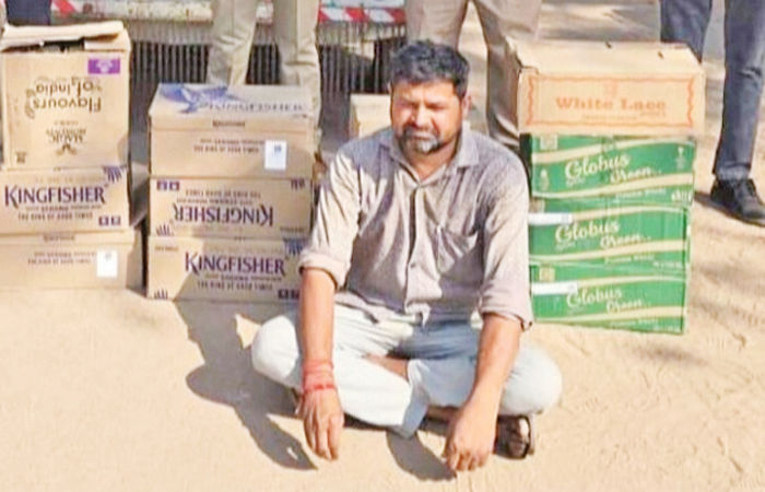 રૂ. 54 હજારના વિદેશી દારૂ સાથે એક ઝડપાયો, 2 ફરાર