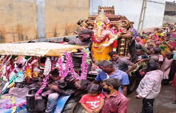 માંડલ-દેત્રોજ પંથકમાં 5 દિને વિઘ્નહર્તાનું વિસર્જન, હજુ અનેક ઘરમાં તેમજ સાર્વજનિક ગણેશોત્સવનો ઉમંગ