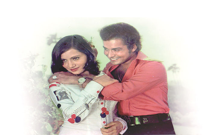 કઇ દિન સે મુઝે કોઇ સપને મેં આવાઝ દેતા થા...