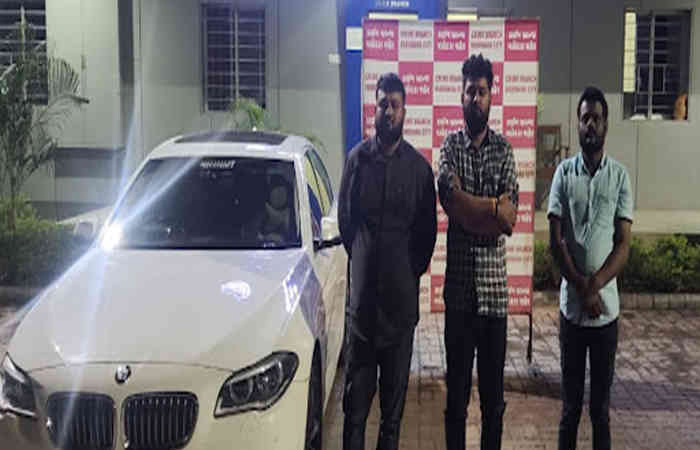 વડોદરામાં જન્મદિવસની ઉજવણીમાં દારૂની મહેફિલ માણતા અમદાવાદ ભાજપના મંત્રીની ધરપકડ
