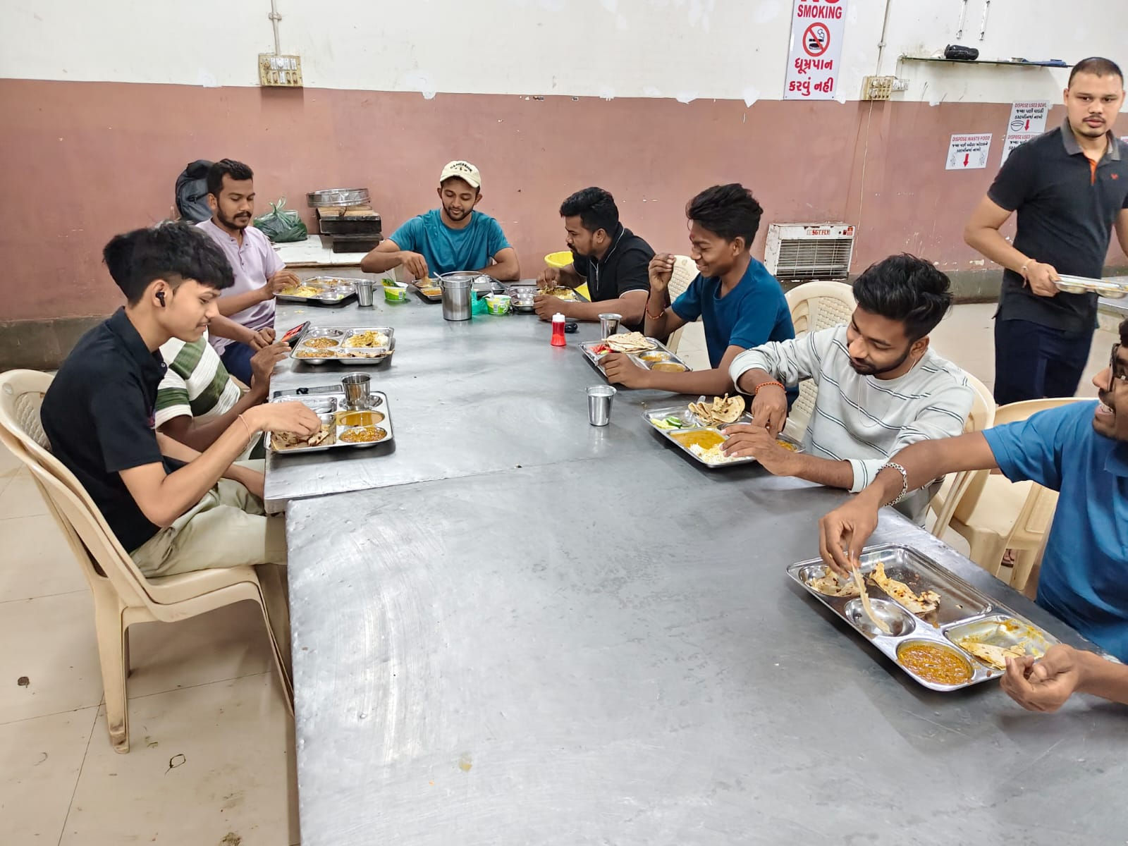 ગેસ સંકટ, શહેરમાં  પીજી તરીકે રહેતા 25000 કરતા વધારે વિદ્યાર્થીઓ ચિંતામાં