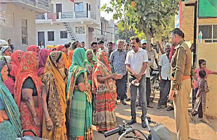 વઢવાણમાં દારૃ, માદક પદાર્થોેના વેચાણ સામે સ્થાનિકોનો પોલીસ મથકે હોબાળો