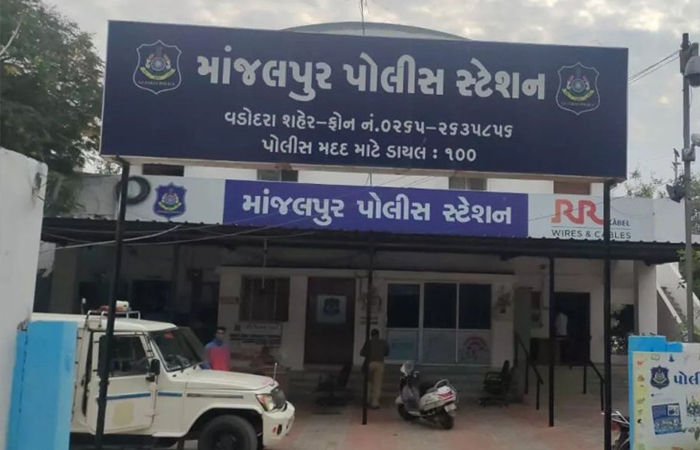 બ્રેકઅપ બાદ અંગત ફોટા વાયરલ કરવાની ધમકી આપી  : પ્રેમસંબંધ રાખવા દબાણ કરતા પ્રેમી સામે પ્રેમિકાની ફરિયાદ