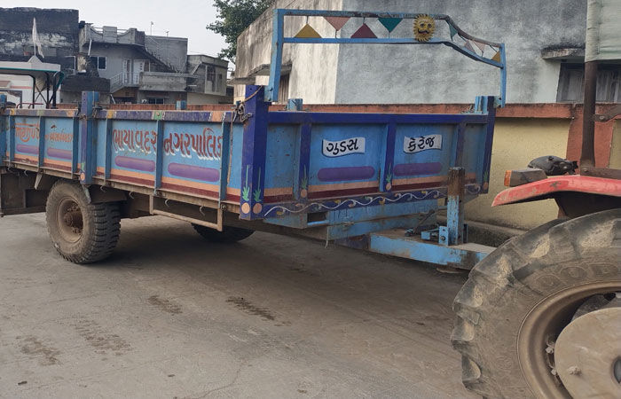 ભાયાવદરમાં કોન્ટ્રાક્ટરના રોડના કામમાં પાલિકાના વાહનોનો ખુલ્લેઆમ દુરૂપયોગ