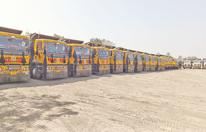 સાયલા તાલુકામાં ક્વોરી ઉદ્યોગની 4 દિવસથી હડતાલથી રો મટિરિયલ વિતરણ ઠપ્પ થતાં બાંધકામોને અસર