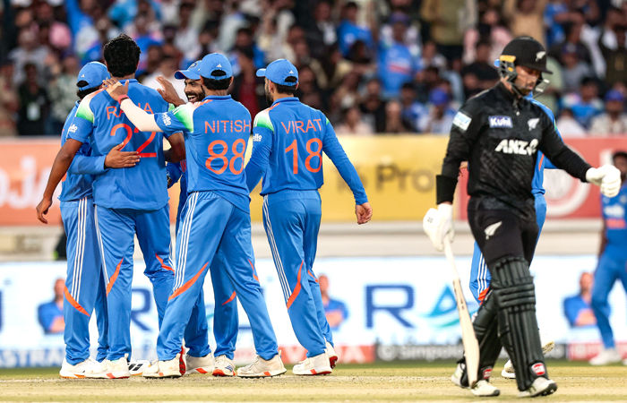 IND vs NZ: રાજકોટ વનડેમાં ટીમ ઈન્ડિયાની હાર, સીરિઝમાં 1-1થી બરાબરી, ડેરિલ મિચેલ-વિલ યંગનું દમદાર પ્રદર્શન