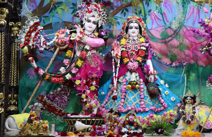 ક્યારે છે રાધા અષ્ટમી? આ ઉપાયથી મેળવો કિશોરીજીની કૃપા, લગ્નમાં આવતી અડચણો થશે દૂર