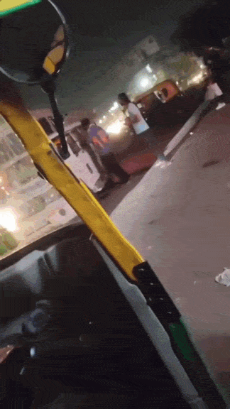 અમદાવાદ: પોલીસ વાન આડે ઊભા રહી દાદાગીરી કરનારો રીઢો ગુનેગાર ઝડપાયો, સાથીદારને પણ સકંજામાં લેવાની તજવીજ