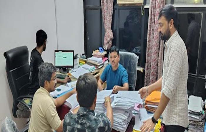જામનગર મહાનગરપાલિકા મિલકત વેરા શાખાની પડતર અરજીઓના નિકાલ અંગે કેમ્પ યોજાયો