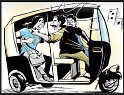 રિક્ષામાં મહિલાનો અછોડો કટરથી કાપી લેનારા બે લૂંટારા પકડાયા,બે મહિલા વોન્ટેડ