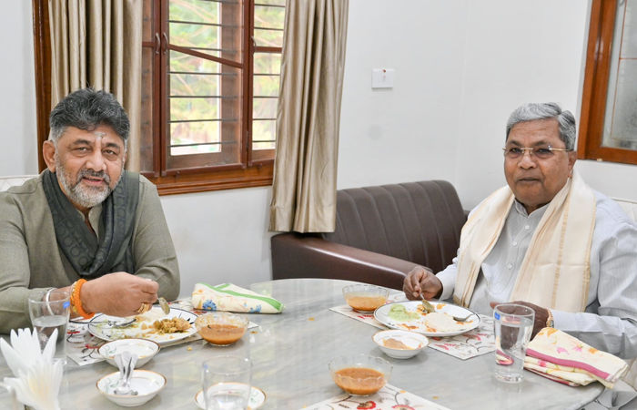 'અમારે જે મેસેજ આપવાનો હતો આપી દીધો...', CM સિદ્ધારમૈયા સાથે મીટિંગ બાદ બોલ્યા શિવકુમાર