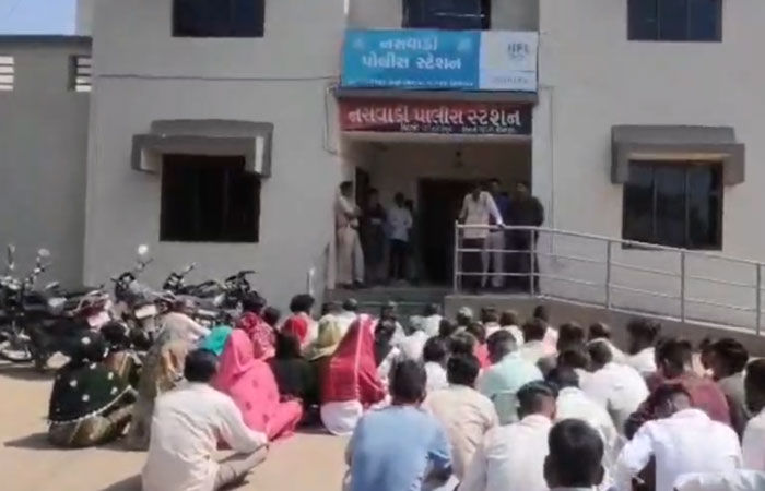 છોટા ઉદેપુર: નસવાડીમાં દિવ્યાંગ યુવતી સાથે દુષ્કર્મ, હાલત નાજુક, ગેંગ રેપના આક્ષેપ સાથે પોલીસ મથકે હોબાળો