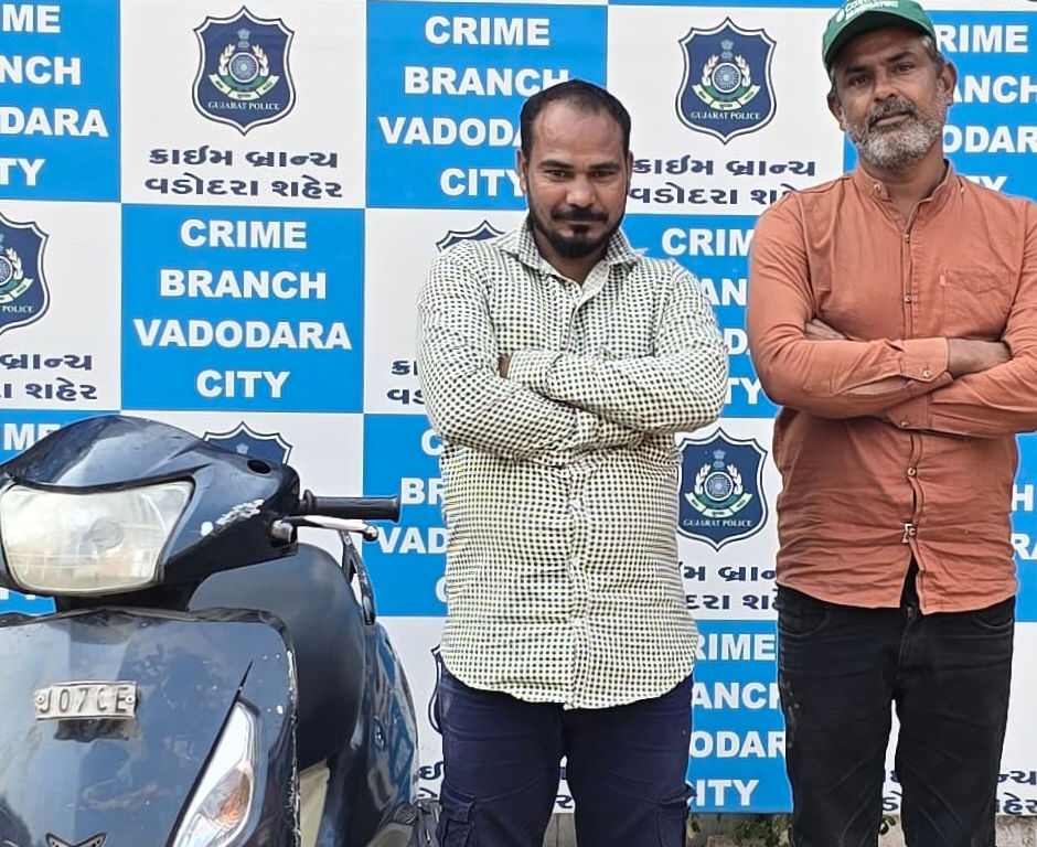 પાર્ટી પ્લોટની બહાર સ્કૂટરની ડિકિમાંથી   સોનાની ચેન ચોરનાર કાસમઆલા ગેંગના બે સાગરીત પકડાયા
