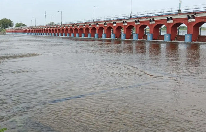આજવા સરોવર ઊંડું કરવાની કામગીરીને લઈને વિવાદ  : સામાન્ય સભાની મંજૂરી વગર કામગીરી શરૂ કરાઈ હોવાનો આક્ષેપ