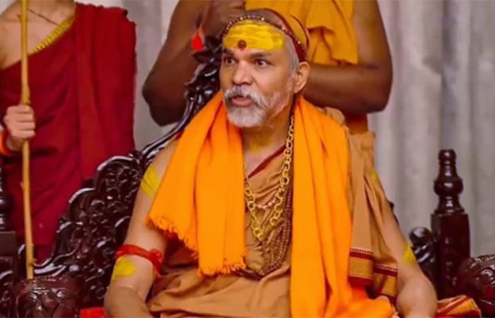 મહાકુંભમાં 6 જગ્યાએ દુર્ઘટના ઘટી, સાચો મૃતકાંક છુપાવાયો, CM યોગી રાજીનામું આપે : શંકરાચાર્ય