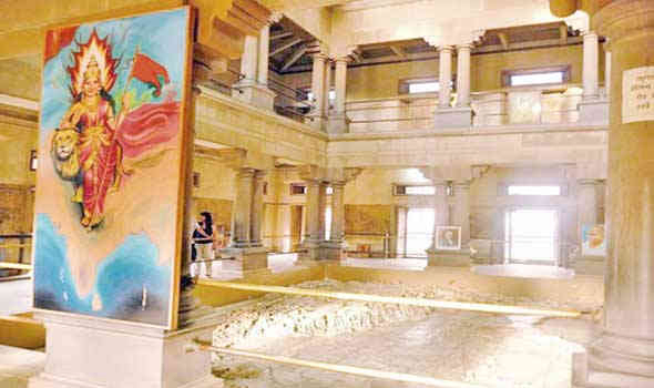ગુરૂદક્ષિણામાં શિક્ષકોને મોટર