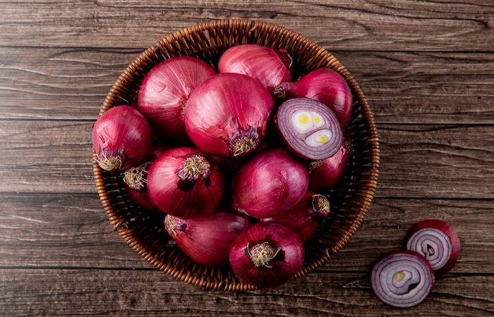 Onion Juice Benefits: આરોગ્ય માટે ખૂબ ગુણકારી છે ડુંગળીનો રસ, દરરોજ પીવાથી દૂર થશે આ 5 સમસ્યાઓ
