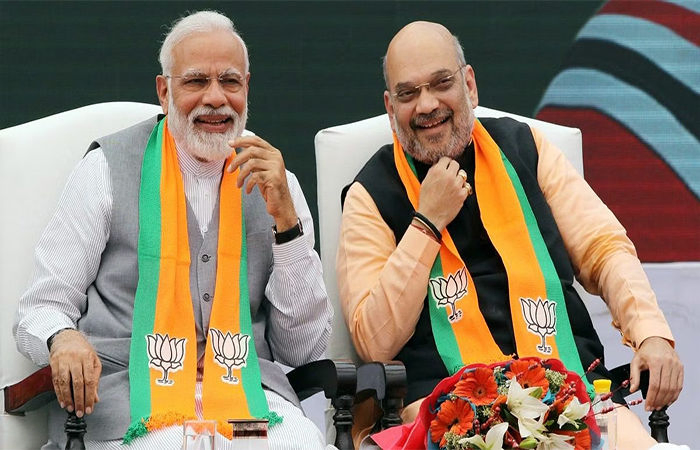દિલ્હીની વાત : શેહલાની રાજકીય ફાયદા માટે ગુલાંટ, મોદી-શાહનાં વખાણ