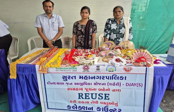 સુરત પાલિકાએ વિસર્જનના તહેવારને બનાવ્યો મહિલાઓનો રોજગારીનો તહેવાર