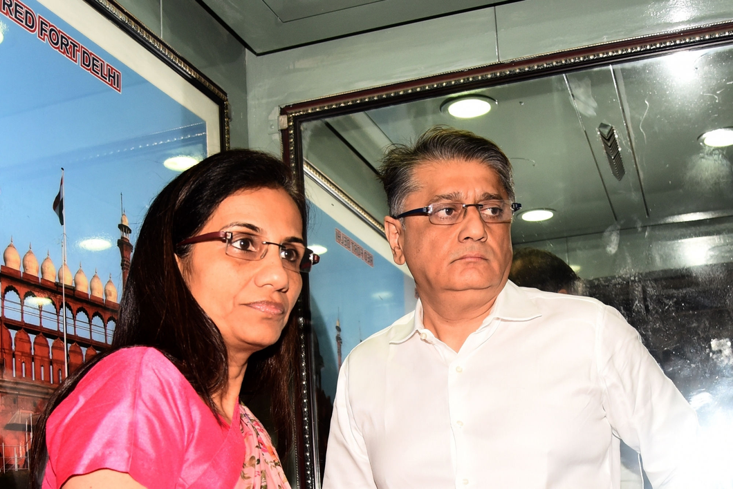 Bombay HC terms Chanda, Deepak Kochhar’s arrests ‘illegal’, confirms interim bail