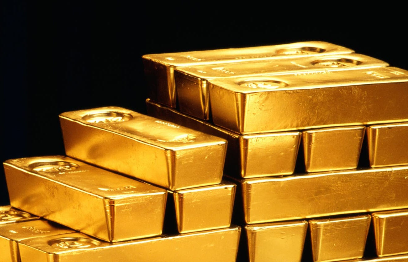 Gold prices at record high as investors seek safety amid trade war concerns