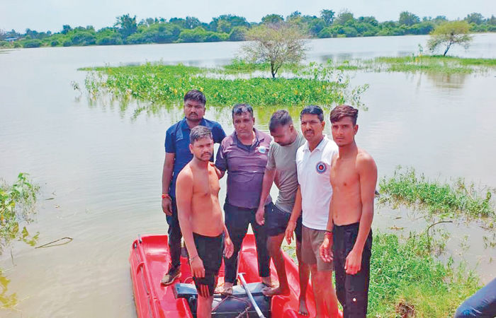 પેટલાદના નારના તળાવમાં નાહવા પડેલા કિશોરનું ડૂબી જવાથી મોત