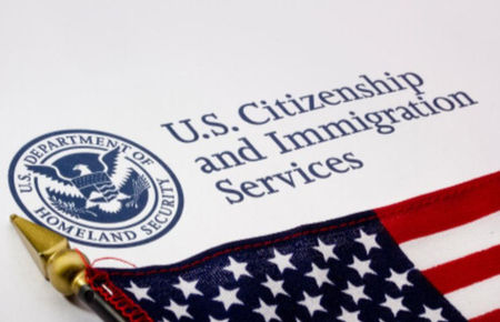 US visa delay threatens 2,000 foreign students