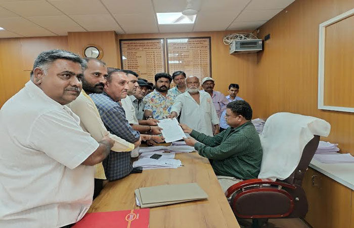 લીંબડીમાં વરસાદી પાણીના નિકાલના અભાવે ઠેરઠેર ગંદકી, રહીશો પરેશાન