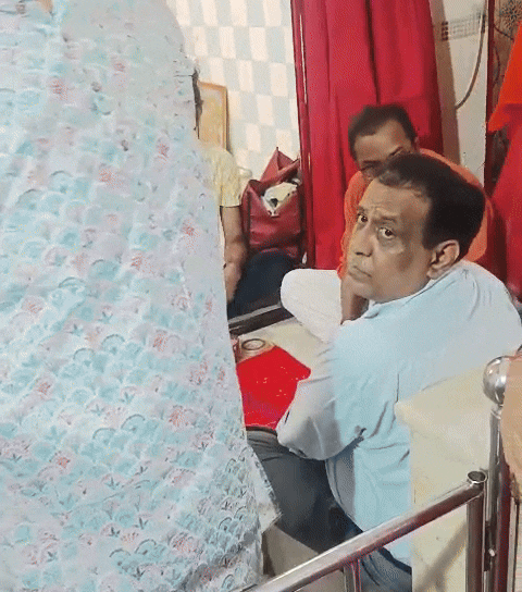 AIના યુગમાં અંધશ્રદ્ધા? મંદિર ખસેડવા અમદાવાદ સિવિલના સુપરિન્ટેન્ડેન્ટે દાણા જોવડાવ્યા મુદ્દે વિવાદ