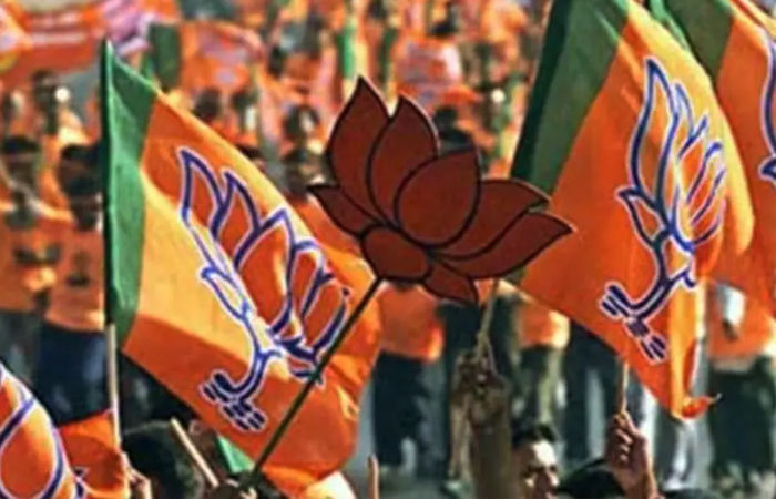 Pre-election chaos in Gujarat BJP: dissatisfied voices go loud