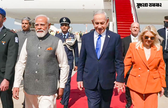 VIDEO: ઈઝરાયલમાં PM મોદીનું રેડ કાર્પેટ સ્વાગત, નેતન્યાહૂ ભેટી પડ્યા, ગાર્ડ ઑફ ઓનર અપાયું