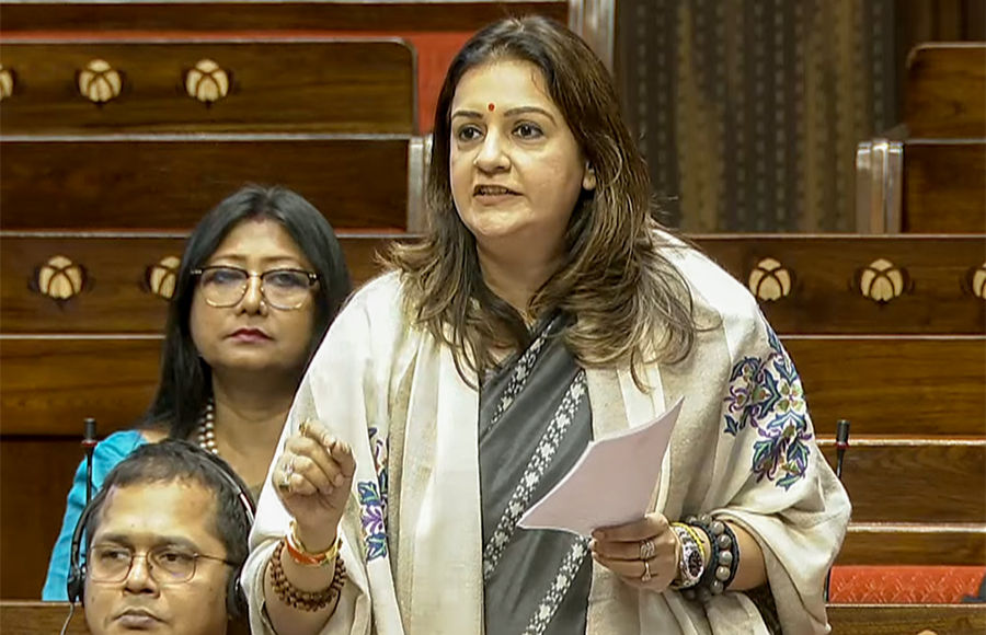 'ચૂંટણી પંચે હવે ભાજપ કાર્યાલયમાં કામ કરવું જોઈએ', ઉદ્ધવ જૂથની મહિલા નેતાએ લગાવ્યો ગડબડીનો આરોપ