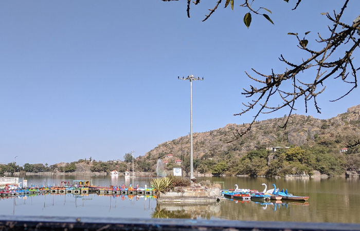 માઉન્ટ આબુમાં ભારે વરસાદ પડતાં નખી તળાવ ઓવરફ્લો, અત્યાર સુધીમાં 46 ઇંચ વરસાદ