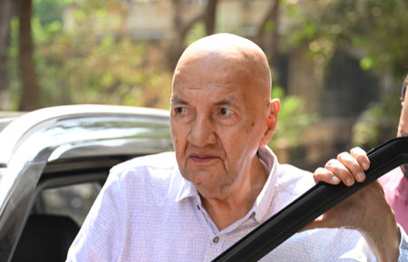 Prem Chopra recuperating well after being admitted to hospital owing to viral infection