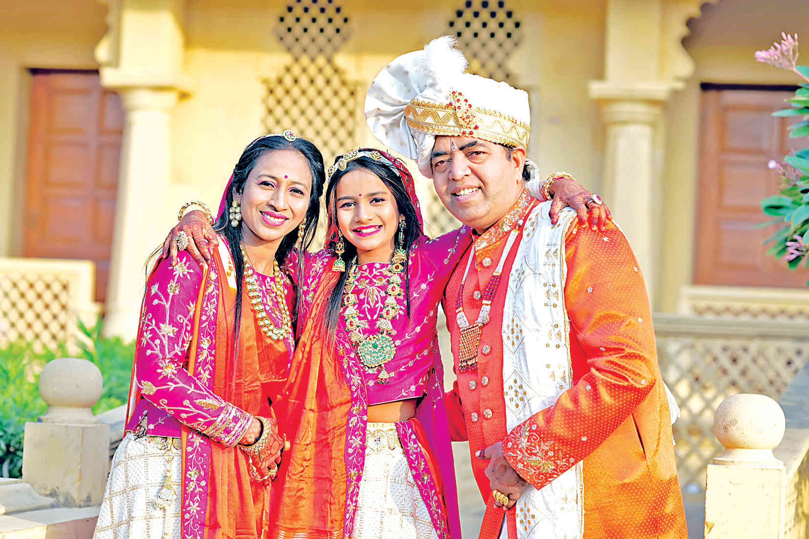 સુરતમાં 11 વર્ષની દીકરી સાથે માતા-પિતા  સંસારની મોહમાયા ત્યાગી સંયમ સ્વીકારશે