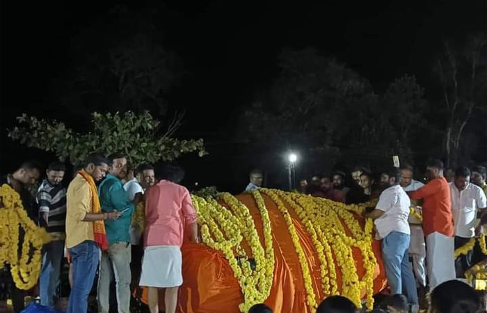 રામ લલ્લાની મૂર્તિ માટે કર્ણાટકથી વિશાળ શિલા અયોધ્યા માટે રવાના, 5 કારીગર તૈયાર કરશે