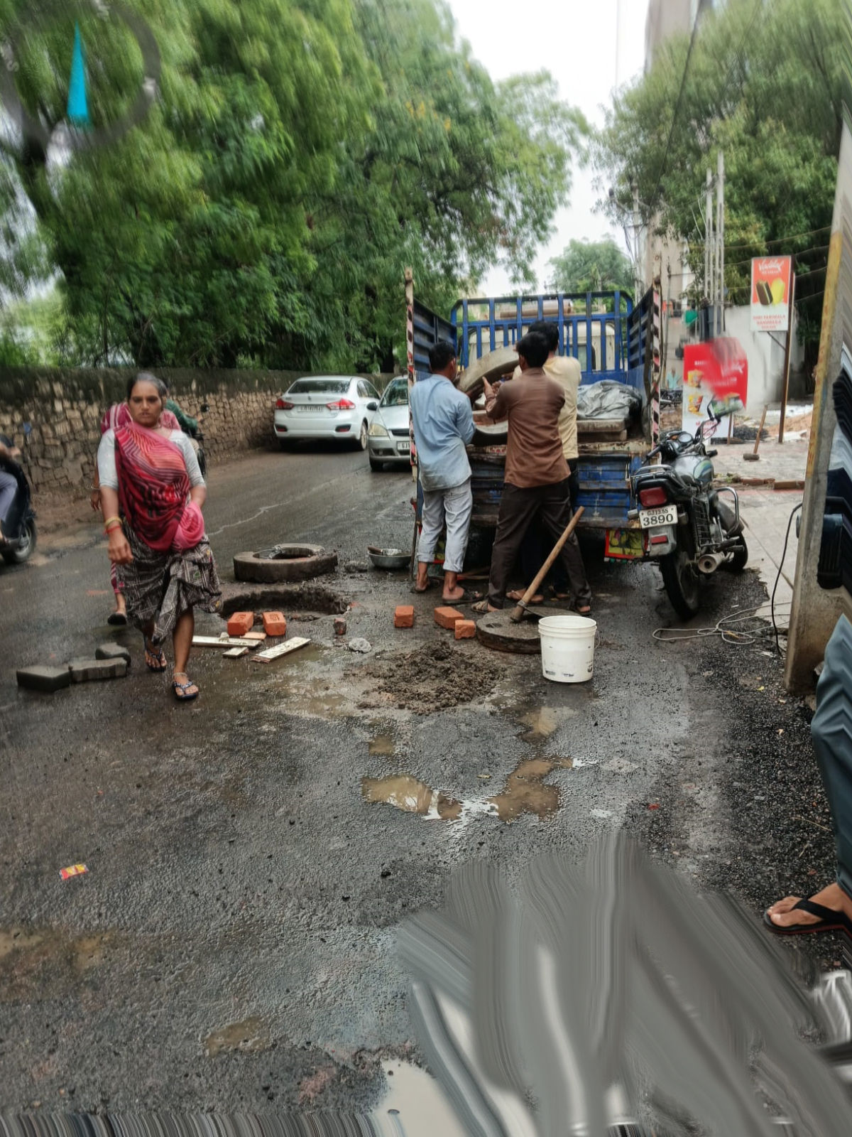 સુરેન્દ્રનગરમાં વરસાદ બાદ 229 ખાડાનું પુરાણ, 190 ગટરના ઢાંકણા બદલાયા