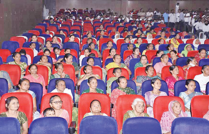 વઢવાણમાં જિલ્લા કક્ષાના રવિ કૃષિ મહોત્સવમાં ખેડૂતોની પાંખી હાજરીથી ફિયાસ્કો