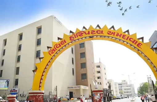 અમદાવાદની સિવિલ હોસ્પિટલમાં ICUમાં 3-4 દિવસનું વેઈટિંગ, સુવિધાના અભાવે દર્દીઓ હેરાન થતાં હોવાની ફરિયાદ