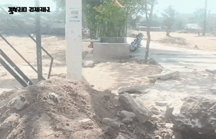 VIDEO | છોટાઉદેપુરમાં હારનો બદલો? 'ભાજપવાળાએ JCBથી રોડ તોડી નાખ્યો, અમને ધમકાવે છે', ધમોડીના ગ્રામજનોમાં ફફડાટ