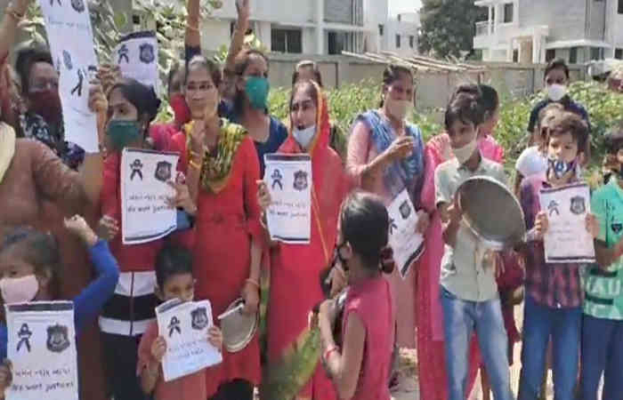 વડોદરામાં ગ્રેડ-પેની માંગણી સાથે પોલીસ પરિવારોના ફરી ઉગ્ર દેખાવો