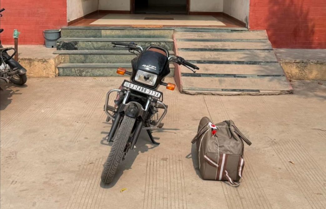 4.75 kg ganja seized near Chandrala bridge, Chiloda police register NDPS case