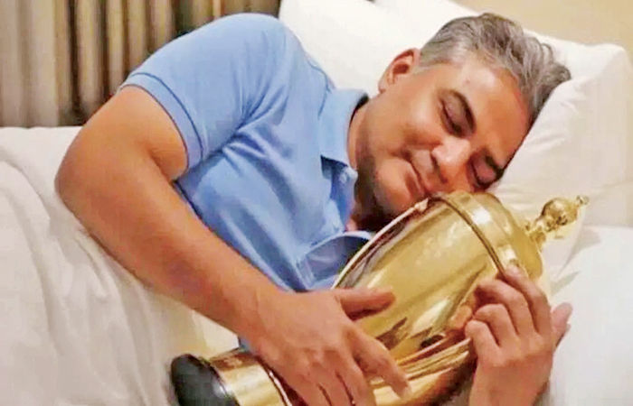 રીફ્યુઝ : ઇન્કાર કરવો                                    .