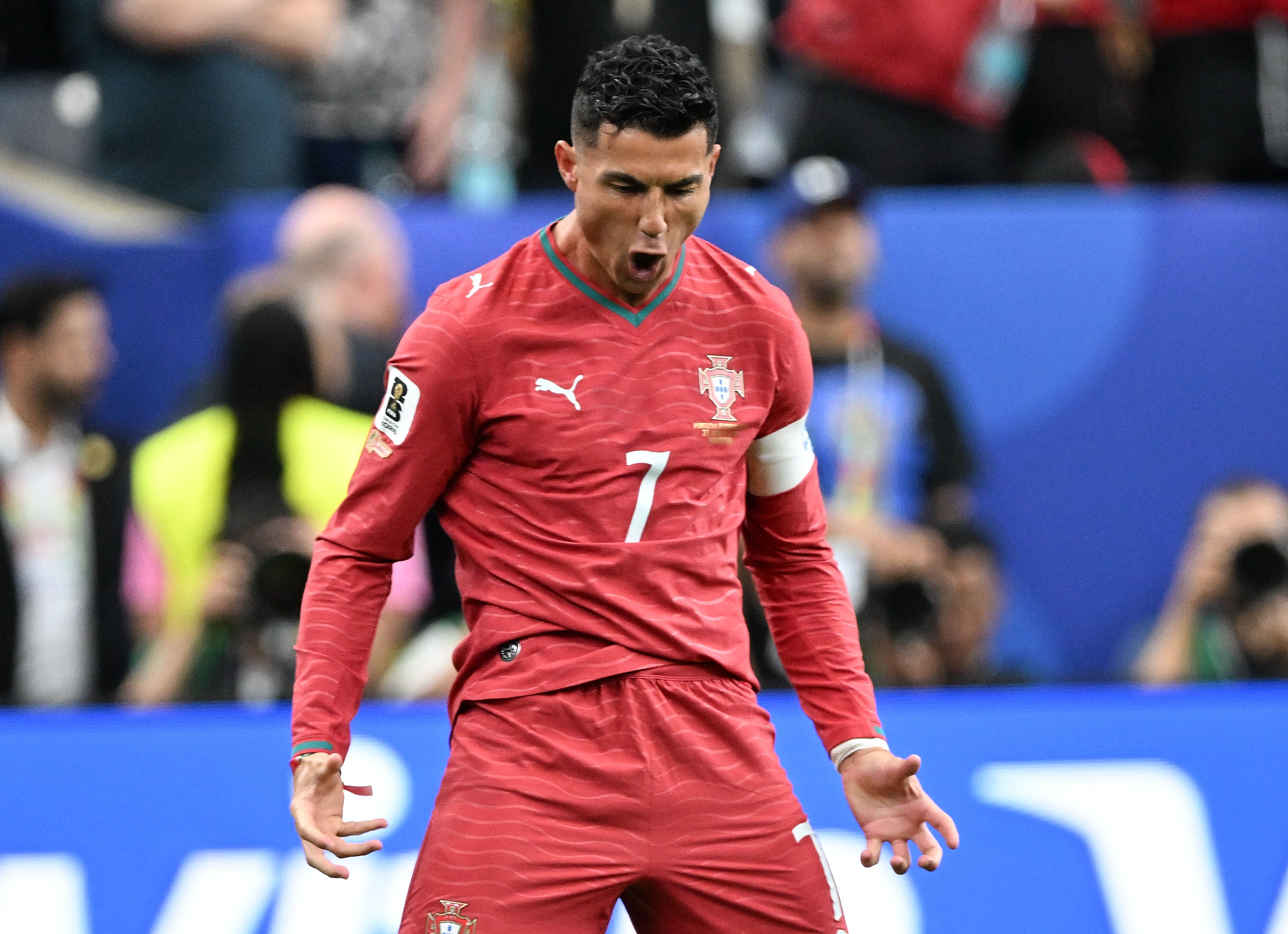 Ronaldo creates world cup history as Portugal thrash Uzbekistan 5-0